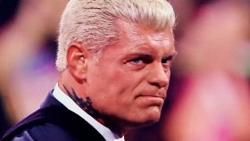 Fámy o nespokojenosti Codyho Rhodese a jeho údajném odmítnutí nového kontraktu s WWE