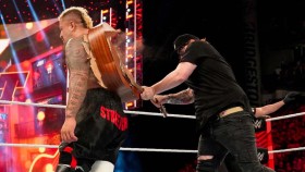 Zpěvák HARDY napadl člena The Bloodline během zápasu v show RAW