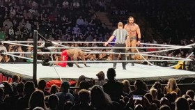Hlavní tahák včerejšího WWE Live Eventu narušilo neplánované zničení ringu