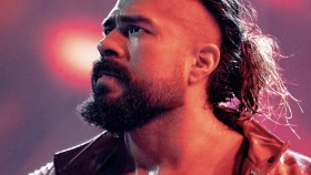 Andrade byl propuštěn z WWE po napětí v zákulisí a zmizení z práce