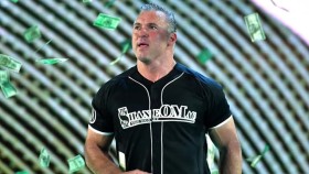 Interní reakce WWE na setkání Shanea McMahona s Tonym Khanem