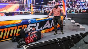 Co řekl Braun Strowman v zákulisí SummerSlamu po ztrátě Universal titulu?