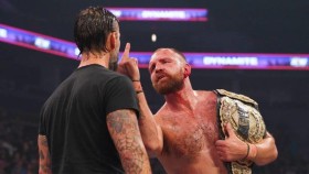 Zápas CM Punk vs. Jon Moxley je stále v plánu pro PPV show AEW All Out