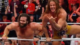 WWE RAW Preview: The Usos čeká obhajoba titulů, JBL pořádá pokerový turnaj a další