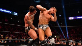 Rýpl jsi CM Punk během komentování MMA do současného AEW World šampiona?