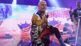 Pohled do zákulisí na spouštění pyrotechnických efektů při nástupu hvězd WWE
