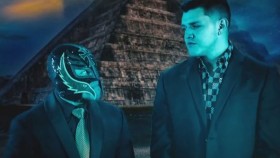 Rey Mysterio a Dominik debutovali s novým nástupem a maskami