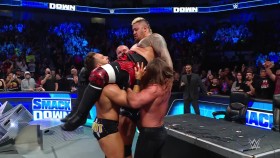 Randy Orton, LA Knight a AJ Styles se spojili, aby vyřadili The Bloodline