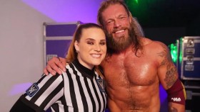 Jizvy Edge po brutálním HIAC zápase a velký úspěch ženské rozhodčí WWE