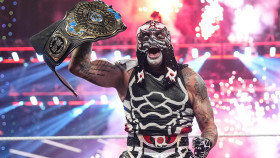 Kdo odpověděl na otevřenou výzvu Penty o titul IC šampiona v dnešní show RAW?