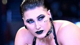 Dominik Mysterio má smůlu. Rhea Ripley řekla ano jinému muži
