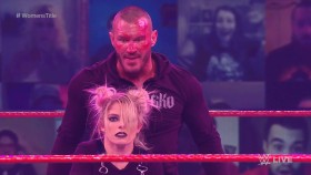 Změnila WWE své plány pro Firefly Fun House zápas Randyho Ortona a The Fienda?