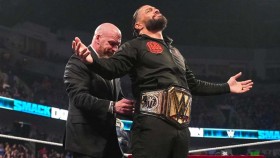 Co kritizují někteří fanoušci na novém Undisputed WWE Universal titulu?