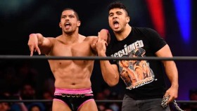 Reakce The Acclaimed v show AEW Dynamite na tvrzení WWE o „krvavém sebemrzačení”