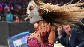 WWE vysvětlila, proč Carmella přestala nosit svoji masku