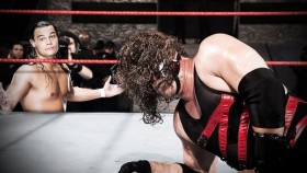 Zahodila WWE šanci na vytvoření nového Kanea s Undertakerem?