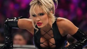 WWE zrušila plánovaný zápas pro Scarlett, Sasha Banks dokončila natáčení filmu