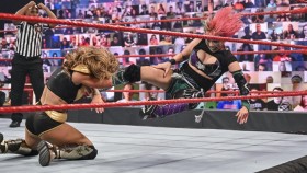 Rozhodčí chybně ukončil titulový zápas v pondělní show RAW