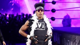 Velveteen Dream měl údajně problémy s chováním, ale také vlivné přátele ve WWE