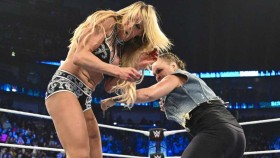 WWE upraví nepovedený spot v segmentu Rondy Rousey a Charlotte Flair