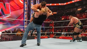 SPOILER: Kdo každý přišel ve včerejší show RAW konfrontovat Brocka Lesnara?