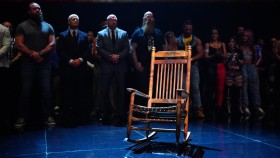 Vysílání včerejšího SmackDownu skončilo zhasnutím ikonické lucerny Braye Wyatta