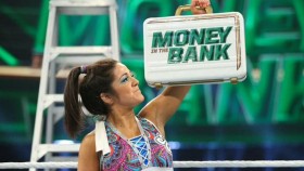 Kdo vyhraje letos Money in the Bank kufřík podle Bayley?