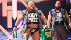 Důvod, proč se WWE rozhodla, že Otis přijde o svůj Money in the Bank kufřík