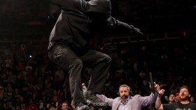 SPOILER: Další útok tajemného muže ve včerejší show WWE RAW