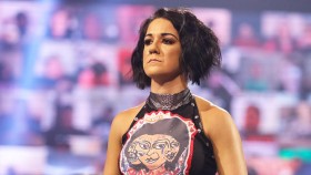 Důležité: Bayley bude kvůli zranění mimo až 9 měsíců. Reakce hvězd WWE na její zranění