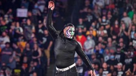 Ve vysílání AEW Dynamite byl zmíněn odchod Jeffa Hardyho z WWE