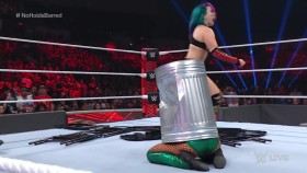 Becky Lynch a Asuka předvedly tvrdý zápas v RAW a fanoušky pobavil jeden vtipný moment
