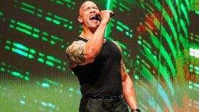 The Rock šel mimo svůj heel charakter v reakci na trolla