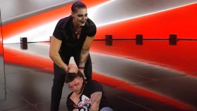 WWE již začala přitvrzovat v agresivitě a násilí