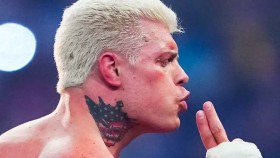 Cody Rhodes a Braun Strowman předvedli na WWE Live Eventu moment, který se okamžitě stal virálním