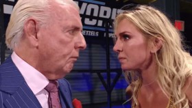 Charlotte Flair se nesvěřuje s plány pro návrat do WWE svému otci, protože mu nedůvěřuje