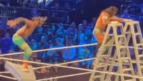 Kofi Kingston neměl svůj den. Nejprve botch a poté zranění soupeře