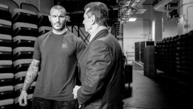 Randy Orton se obul do NXT talentů a prozradil info o svém kontraktu s WWE