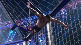 Montez Ford je v pořádku. Co bylo důvodem jeho pomalého odchodu z Elimination Chamber zápasu?