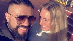 Reakce Andradeho na fámy, že Charlotte Flair čeká další plastická operace