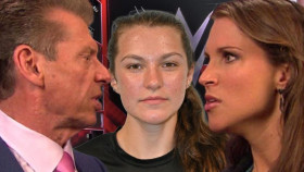 Stephanie McMahon tvrdí, že skandál kolem Vince McMahona změnil plány její dcery ohledně WWE