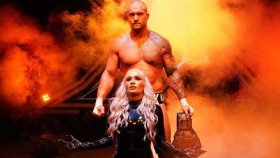Zákulisní novinky o návratu Karriona Krosse a Scarlett do WWE
