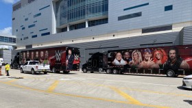 Za kolik a na jak dlouho si WWE pronajala arénu Amway Center?