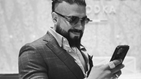 Andrade je připraven na pracovní nabídky navzdory situaci s WWE