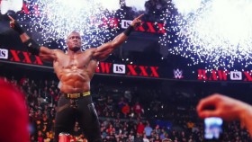 WWE RAW: Kolosální podpis kontraktu!