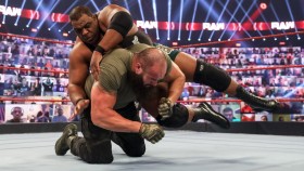 Jak dopadl souboj titánů ve včerejší show RAW?
