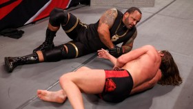 Zrušila WWE plán pro velký titulový zápas Riddla na Royal Rumble?
