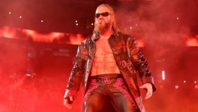 Edge se připravoval pro svůj návrat do WWE s hvězdami AEW