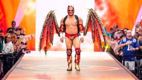 Dragon Lee naznačil svůj blížící se návrat do ringu WWE