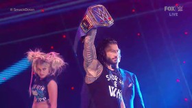 Roman Reigns si rýpl do show RAW. Reakce Alexy Bliss